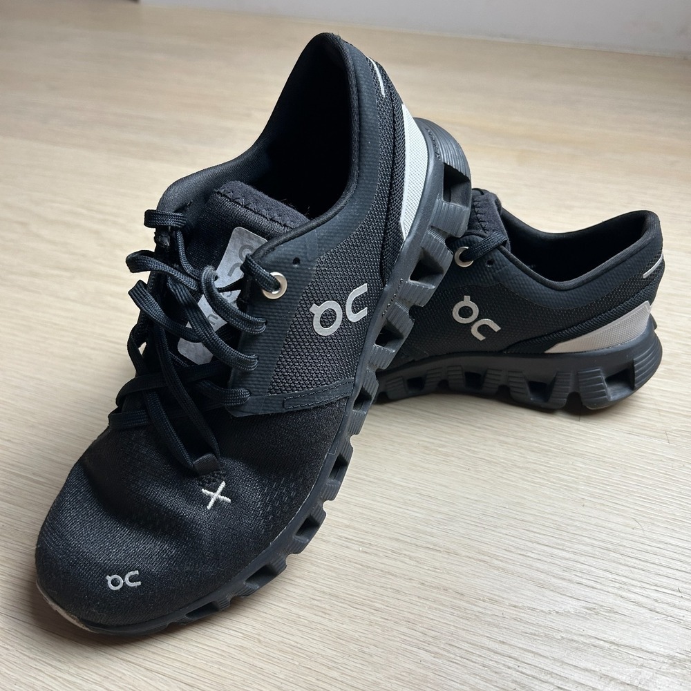On Cloud X Running Shoes Womens 6.5 Black Asphalt Helion Swiss Performance